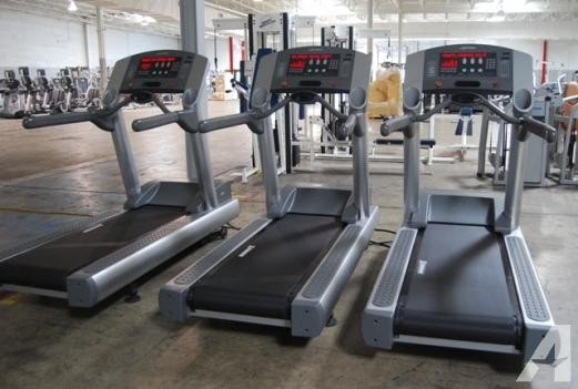 Life Fitness 95Ti Commercial Treadmill. Call 888-502-2348 For Lowest Pricing Guaranteed!