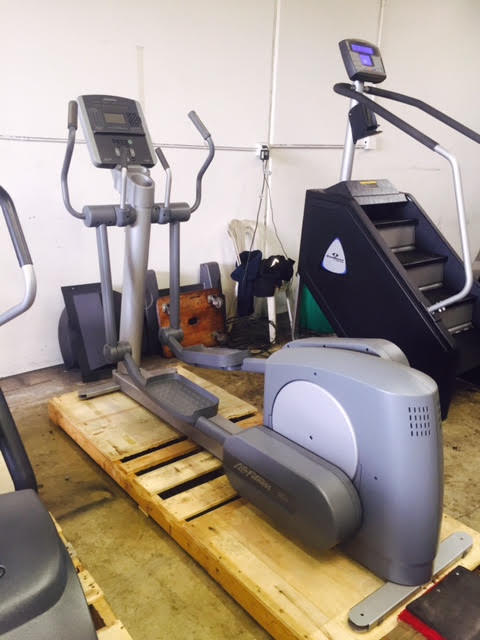 Life fitness 95XI Commercial Cross Trainer . Call Now For Lowest Pricing Guaranteed!