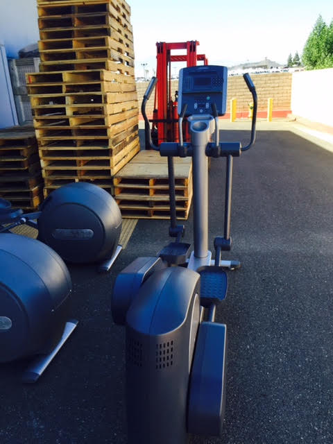 Life fitness 95XI Commercial Cross Trainer . Call Now For Lowest Pricing Guaranteed!