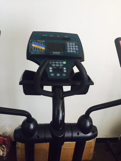 Life Fitness CT 9500 Commercial Cross Trainer. Call Now For Lowest Pricing Guaranteed!