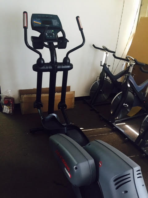 Life Fitness CT 9500 Commercial Cross Trainer. Call Now For Lowest Pricing Guaranteed!