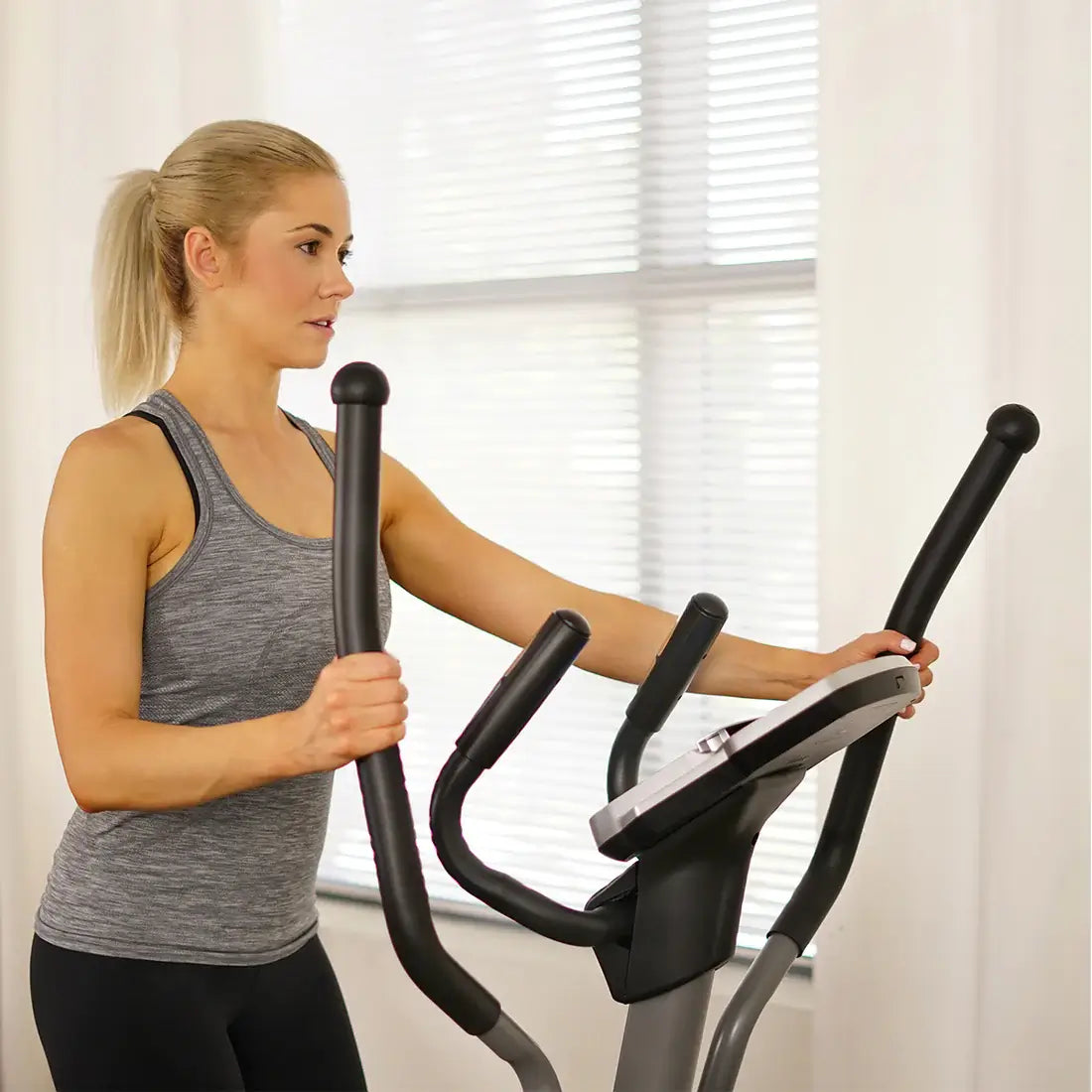 GP Pro Sun Pre-Programmed Elliptical Trainer Machine Magnetic - Lifetime warranty*